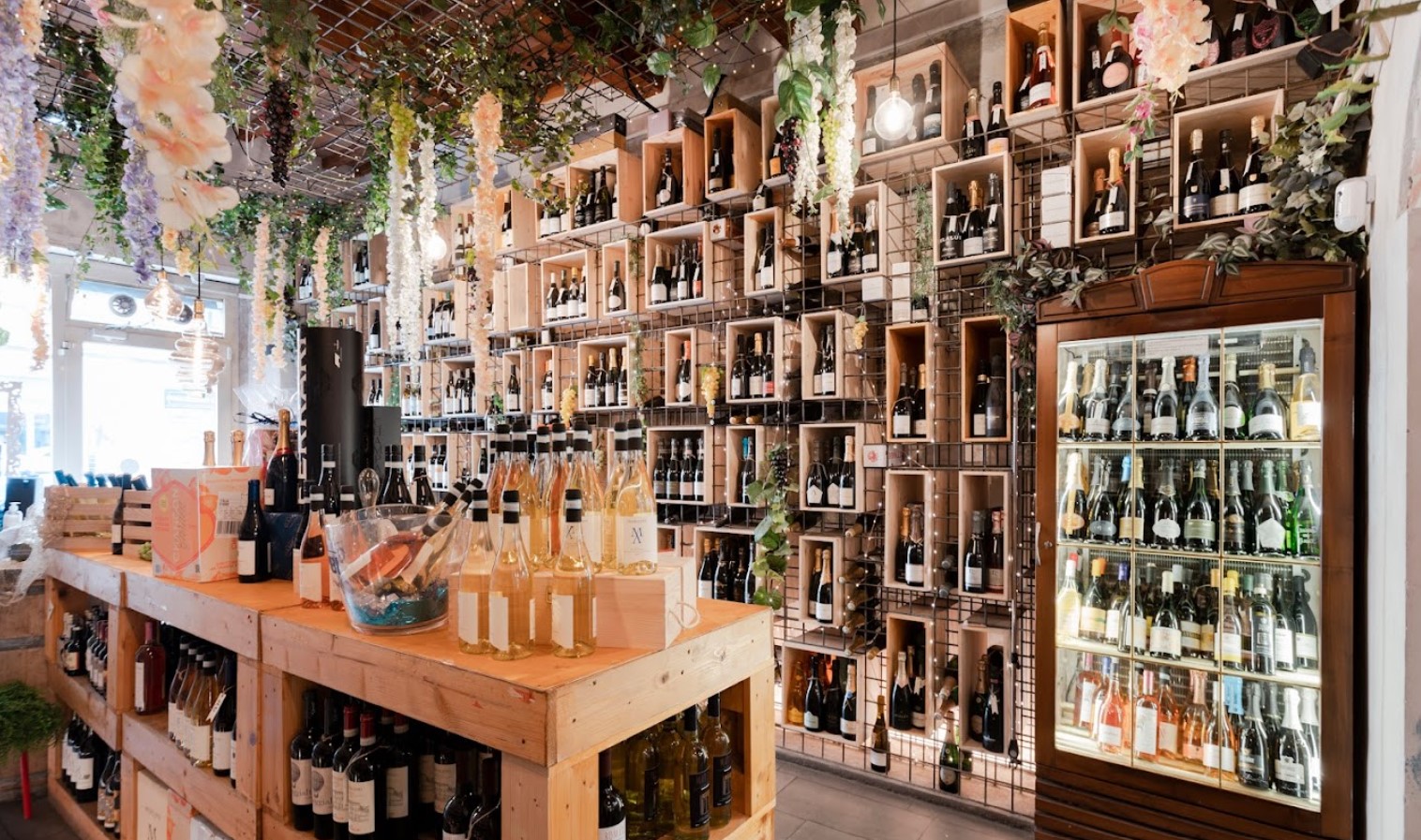 Interior design of Enoteca Gambi dal 1957