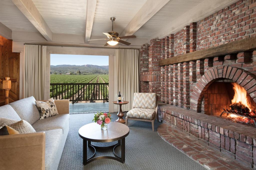 Harvest Inn Hotel room vineyard panorama 